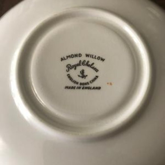 ROYAL CHELSEA ALMOND WILLOW TEACUP & SAUCER - EXC - Picture 5 of 8